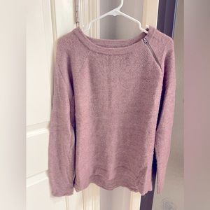 Abercrombie & Fitch Size L Women’s Mauve Dusty Purple Sweater with Zipper Detail